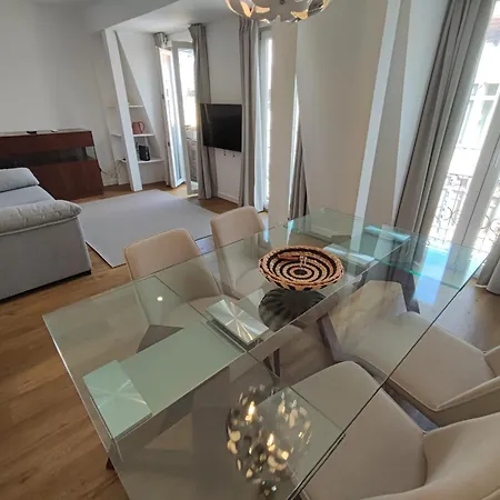 Lisbon, Renovated T2 With Balcony Near Saldanha, Estefania, شقة Lisboa
