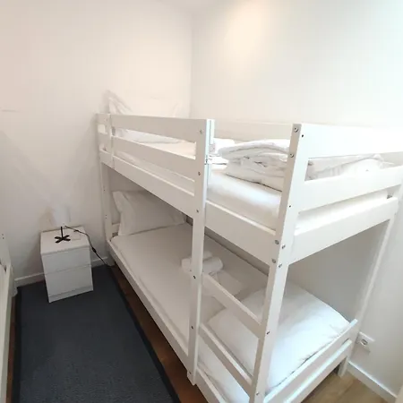 Lisbon, Renovated T2 With Balcony Near Saldanha, Estefania, Apartment Lisbon