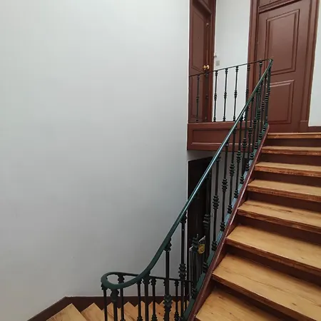 Lisbon, Renovated T2 With Balcony Near Saldanha, Estefania, * Lisbon
