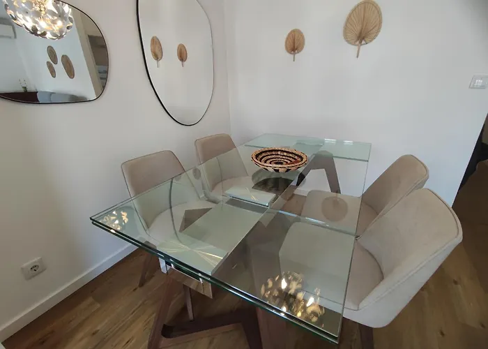 Lisbon, Renovated T2 With Balcony Near Saldanha, Estefania, Lejlighed