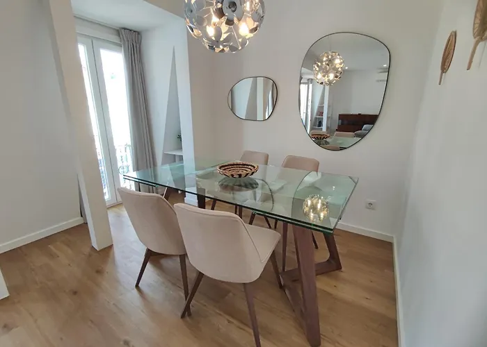 Appartement Lisbon, Renovated T2 With Balcony Near Saldanha, Estefania, Lissabon