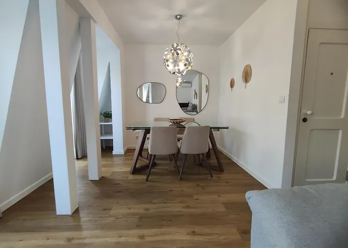 Appartement Lisbon, Renovated T2 With Balcony Near Saldanha, Estefania, *
