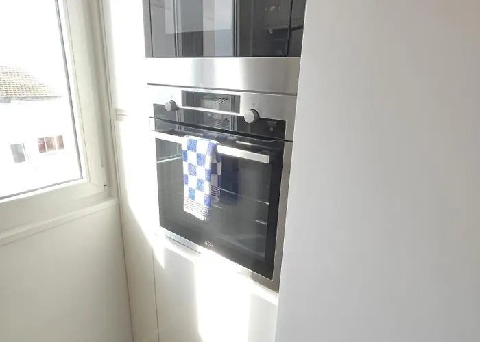 Lejlighed Lisbon, Renovated T2 With Balcony Near Saldanha, Estefania, Lisboa