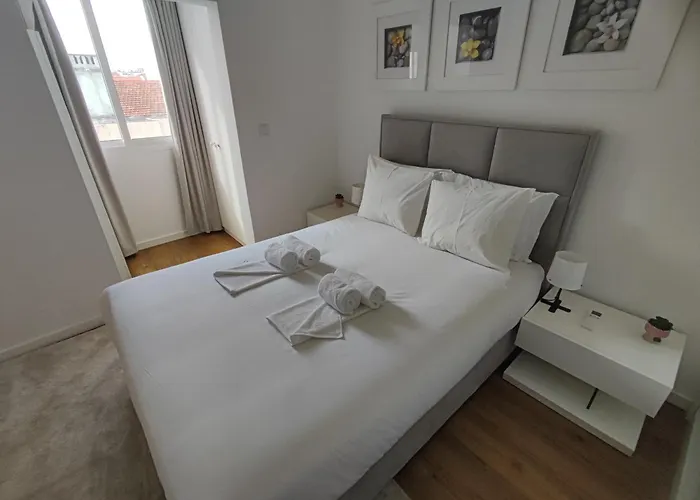 Lejlighed Lisbon, Renovated T2 With Balcony Near Saldanha, Estefania,