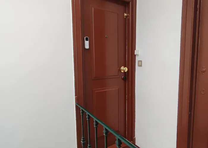 Appartement Lisbon, Renovated T2 With Balcony Near Saldanha, Estefania, Lissabon