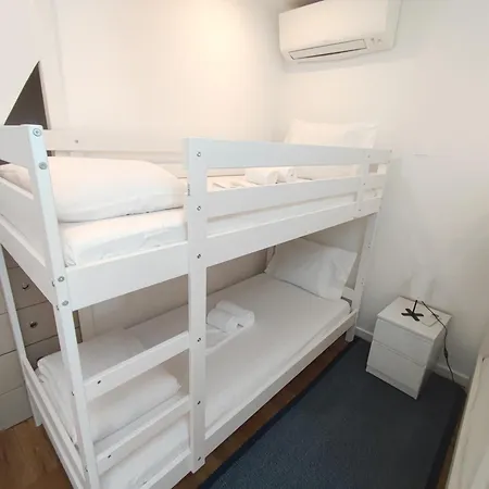 Appartement Lisbon, Renovated T2 With Balcony Near Saldanha, Estefania, *